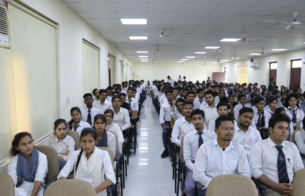 Shri Girraj Maharaj College Mathura Health Check Up photo 3